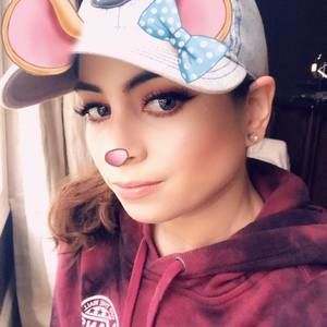 Meet your Posher, Daniella